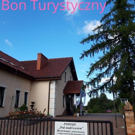 Pensjonat Agroturystyczny Pod Modrzewiem Acomodação com café da manhã Florczaki Exterior foto