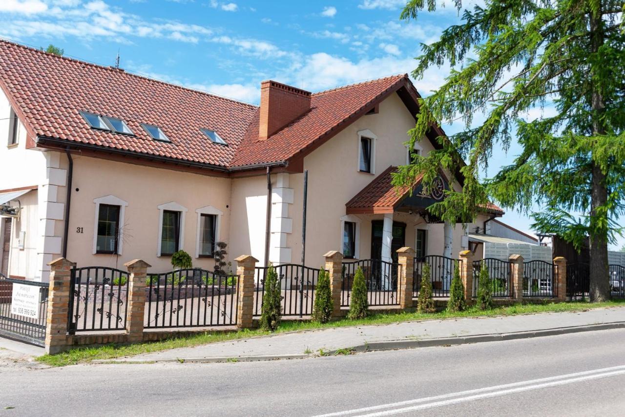 Pensjonat Agroturystyczny Pod Modrzewiem Acomodação com café da manhã Florczaki Exterior foto