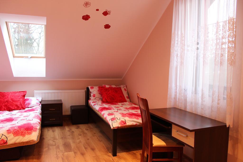 Pensjonat Agroturystyczny Pod Modrzewiem Acomodação com café da manhã Florczaki Quarto foto