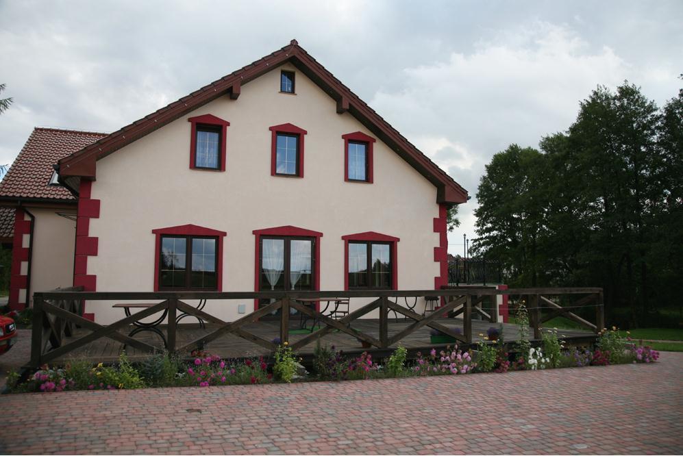 Pensjonat Agroturystyczny Pod Modrzewiem Acomodação com café da manhã Florczaki Exterior foto