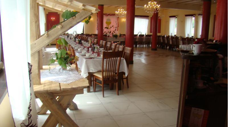 Pensjonat Agroturystyczny Pod Modrzewiem Acomodação com café da manhã Florczaki Exterior foto