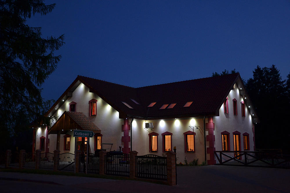 Pensjonat Agroturystyczny Pod Modrzewiem Acomodação com café da manhã Florczaki Exterior foto